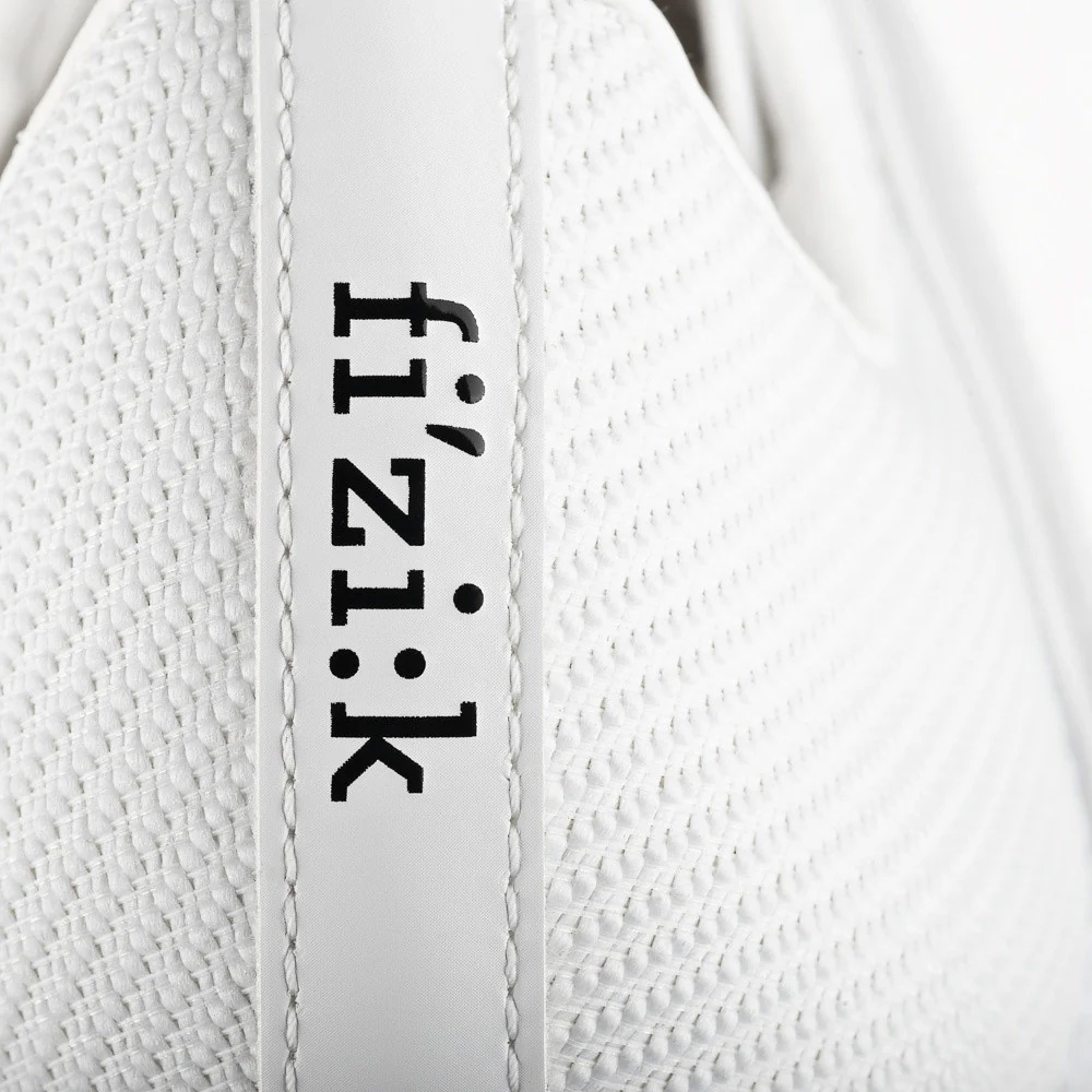 Велотуфли Fizik VENTO POWERSTRAP Aeroweave Carbon