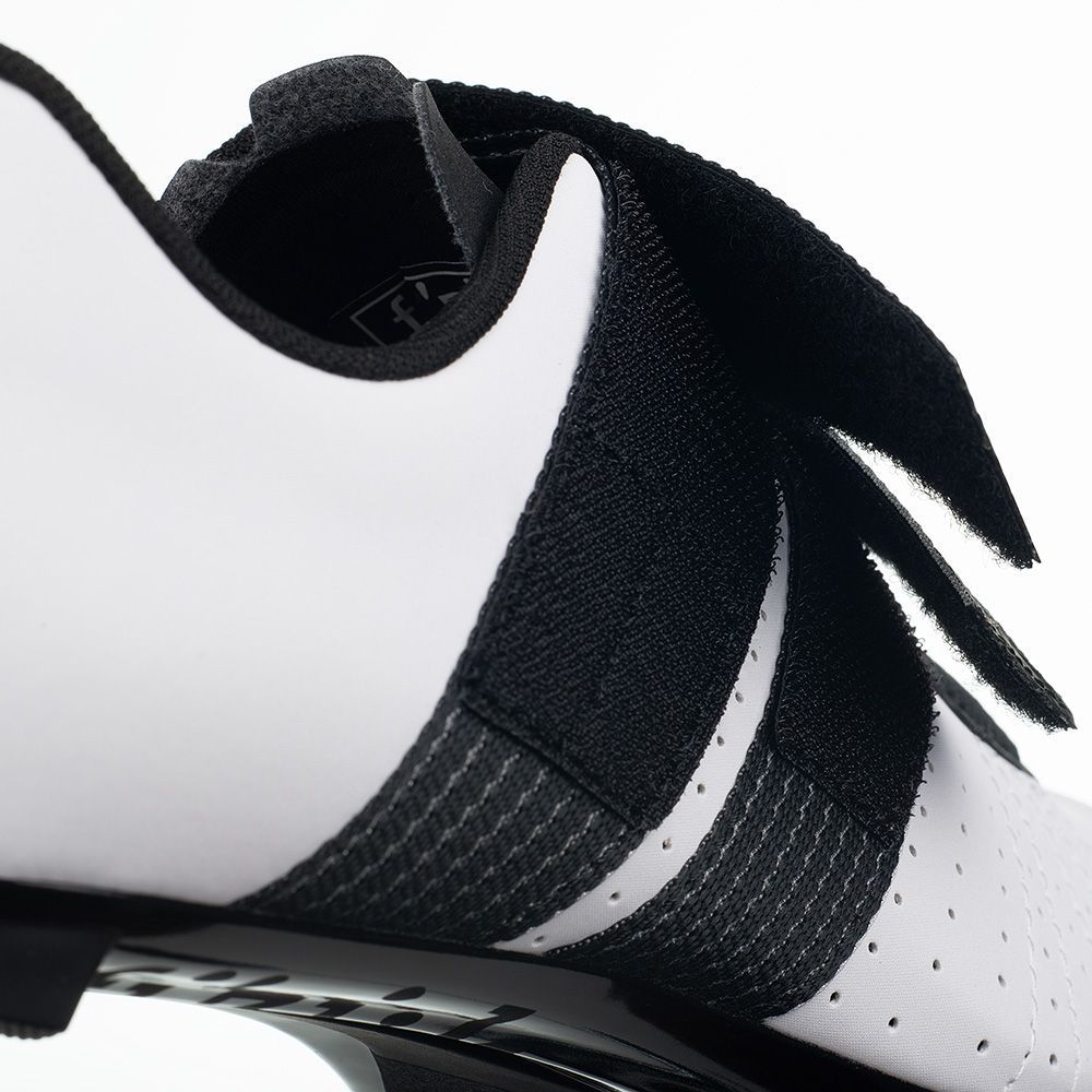 Велотуфли Fizik TEMPO POWERSTRAP R5 (43,5, Белый/черный)