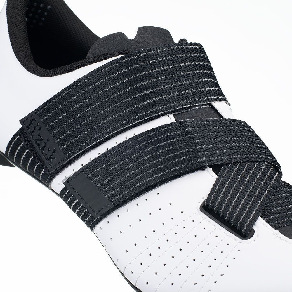 Велотуфли Fizik TEMPO POWERSTRAP R5 (43,5, Белый/черный)